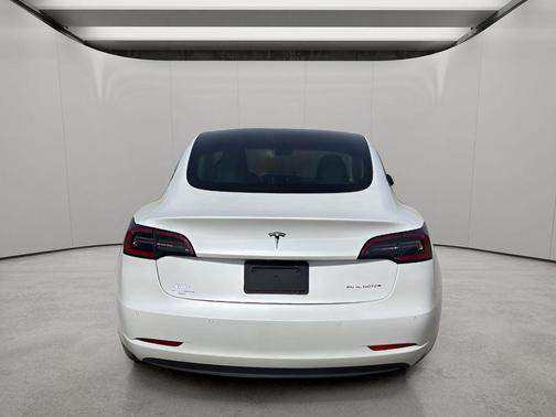 Pearl White Multi-Coat 2021 Tesla Model 3 Long Range