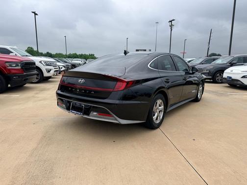 Phantom Black 2022 Hyundai SONATA SE