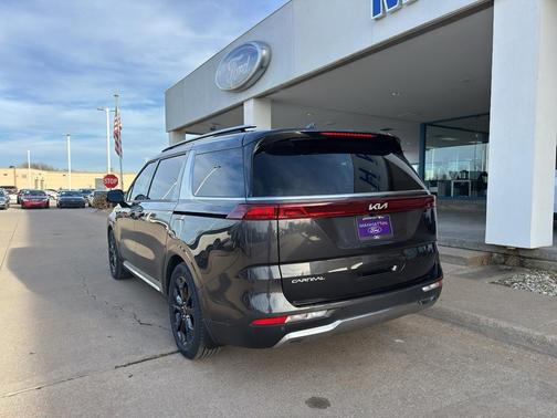 2024 Kia Carnival SX