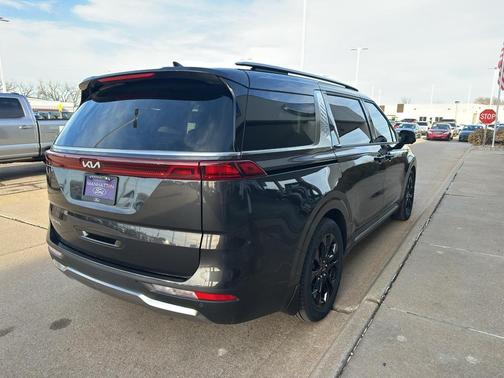 2024 Kia Carnival SX