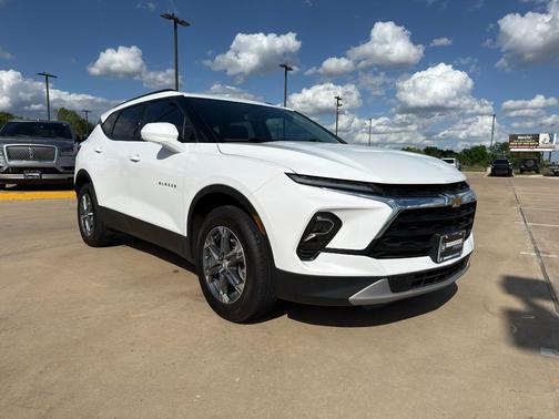 Summit White 2023 Chevrolet Blazer 2LT