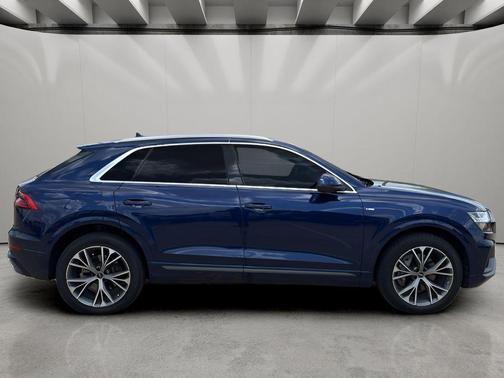 Navarra Blue Metallic 2021 Audi Q8 55 Premium Plus
