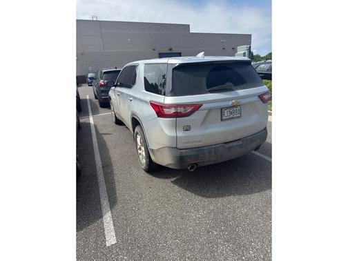 Silver Ice Metallic 2019 Chevrolet Traverse LS