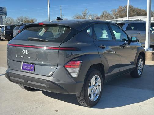 2024 Hyundai KONA SE