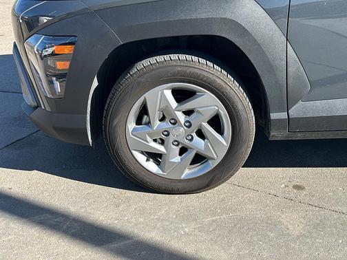 2024 Hyundai KONA SE