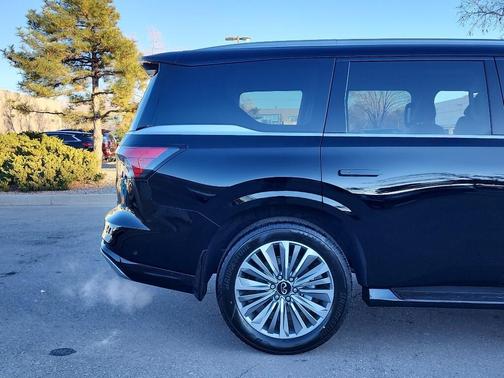 Black Obsidian 2026 INFINITI QX80 Luxe