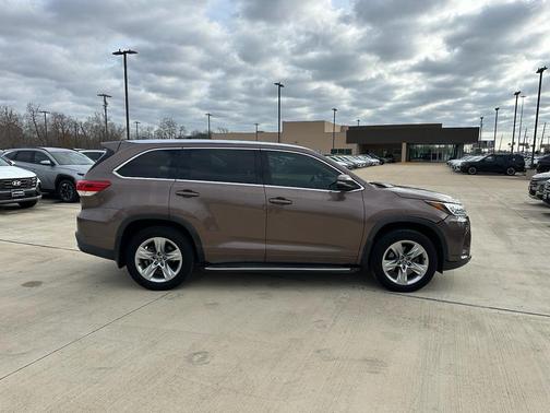 2017 Toyota Highlander Limited