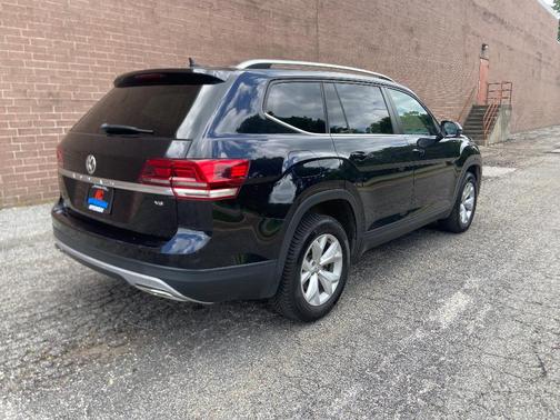 Deep Black Pearl 2019 Volkswagen Atlas 3.6L SE w/Technology