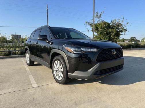 2022 Toyota Corolla Cross LE