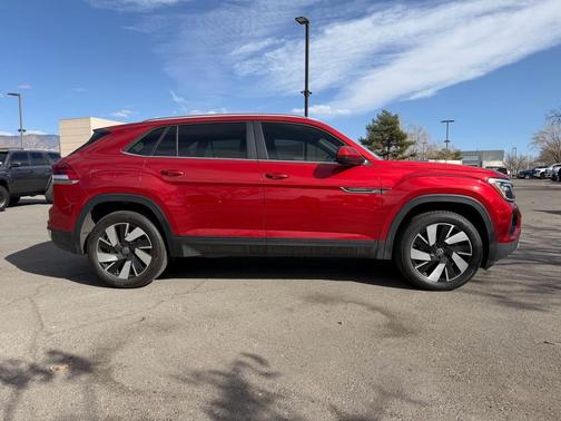 2025 Volkswagen Atlas Cross Sport 2.0T SE w/Technology