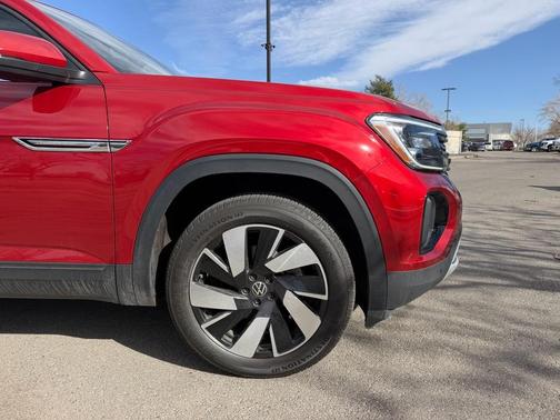 2025 Volkswagen Atlas Cross Sport 2.0T SE w/Technology