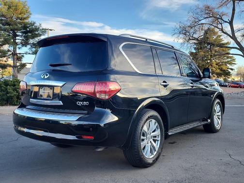 2017 INFINITI QX80 Base