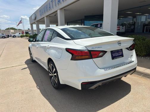 Pearl White Tricoat 2022 Nissan Altima SR Intelligent AWD