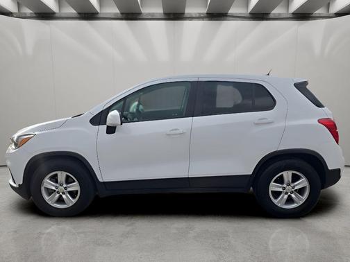 Summit White 2020 Chevrolet Trax LS