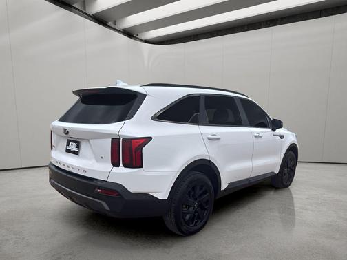 Glacial White Pearl 2021 Kia Sorento S