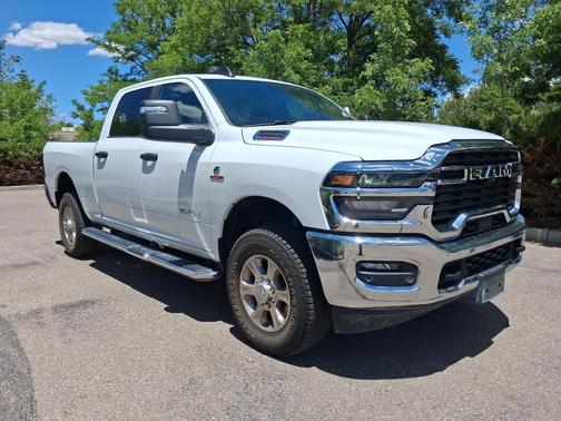 Bright White Clearcoat 2025 RAM 2500 Big Horn Crew Cab 4x4 6'4' Box