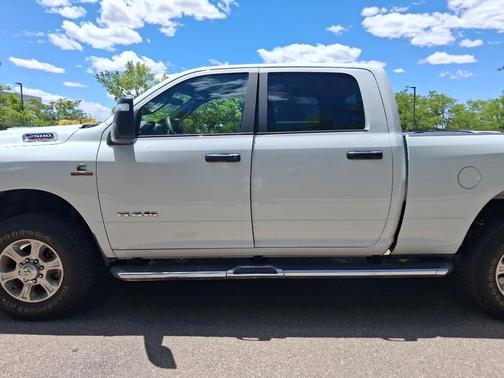 Bright White Clearcoat 2025 RAM 2500 Big Horn Crew Cab 4x4 6'4' Box