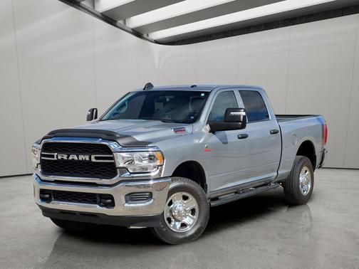 2024 RAM 2500 Tradesman Crew Cab 4x4 6'4' Box