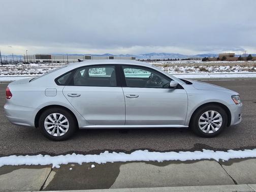 2015 Volkswagen Passat 1.8T S