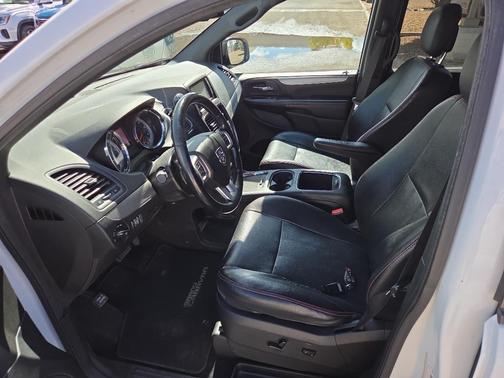 Bright White Clearcoat 2015 Dodge Grand Caravan R/T