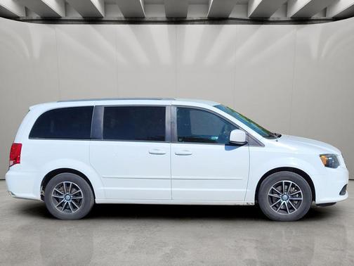 Bright White Clearcoat 2015 Dodge Grand Caravan R/T