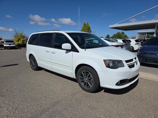 Bright White Clearcoat 2015 Dodge Grand Caravan R/T