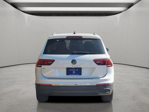 Pure White 2022 Volkswagen Tiguan 2.0T SE