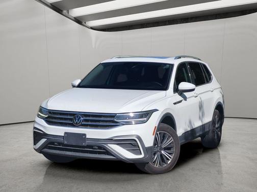 Pure White 2022 Volkswagen Tiguan 2.0T SE