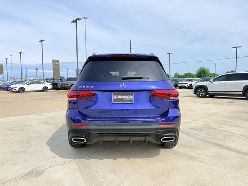 Galaxy Blue Metallic 2021 Mercedes-Benz GLB 250 Base