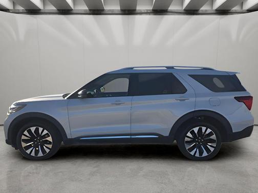 Space White Metallic 2025 Ford Explorer Platinum