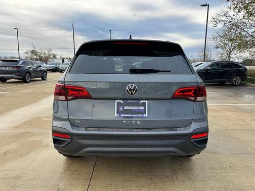 2024 Volkswagen Taos 1.5T SE Black