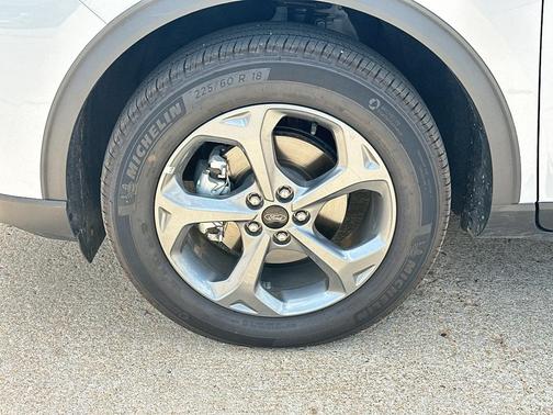 Star White Metallic Tri-Coat 2026 Ford Escape ST-Line