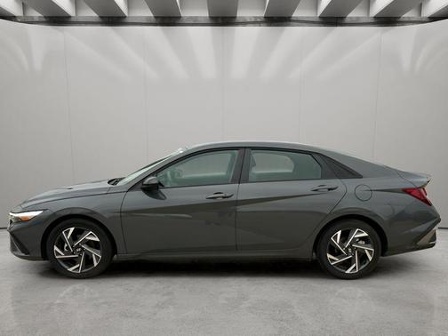 Ecotronic Gray 2025 Hyundai ELANTRA Sport