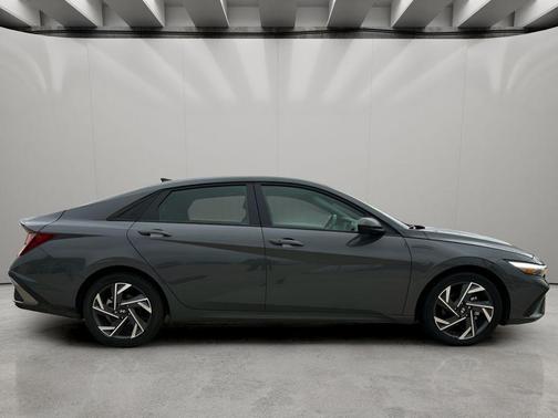 Ecotronic Gray 2025 Hyundai ELANTRA Sport