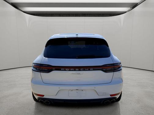 White 2019 Porsche Macan Macan