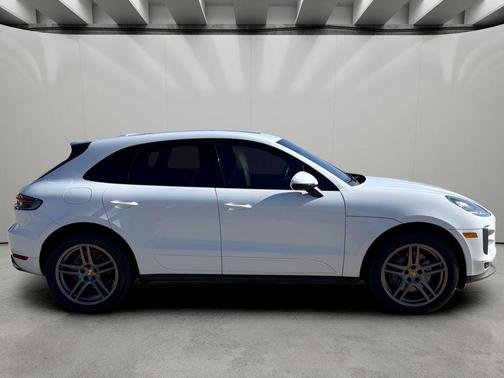 White 2019 Porsche Macan Macan