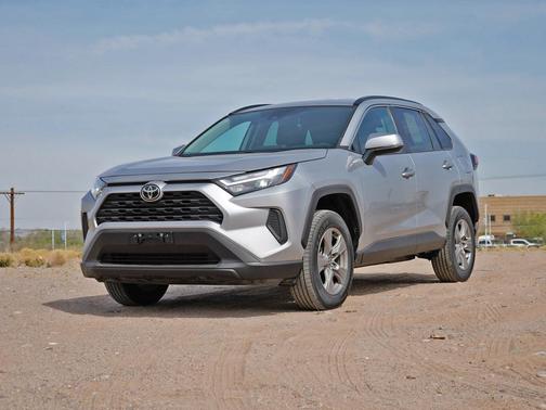 Ice Cap 2024 Toyota RAV4 XLE