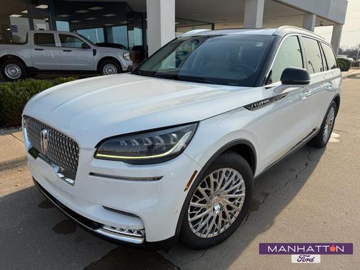 Pristine White Metallic Tri-Coat 2020 Lincoln Aviator Reserve