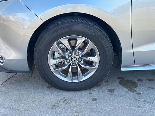 2024 Toyota Sienna XLE
