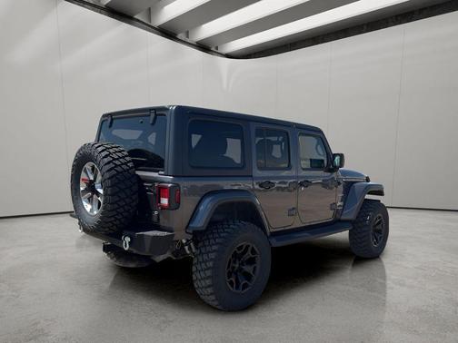 Granite Crystal Metallic Clearcoat 2020 Jeep Wrangler Unlimited Sahara