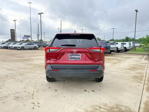 Ruby Flare Pearl 2022 Toyota RAV4 LE