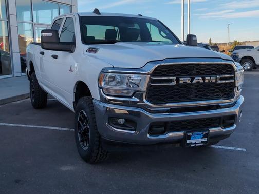 2023 RAM 3500 Tradesman Crew Cab 4x4 6'4' Box