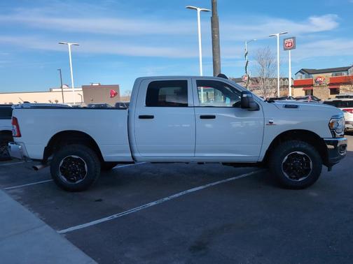 2023 RAM 3500 Tradesman Crew Cab 4x4 6'4' Box