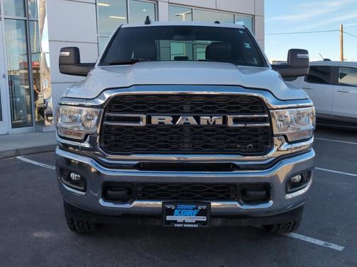 2023 RAM 3500 Tradesman Crew Cab 4x4 6'4' Box