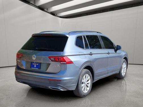 Platinum Gray Metallic 2018 Volkswagen Tiguan 2.0T S 4MOTION