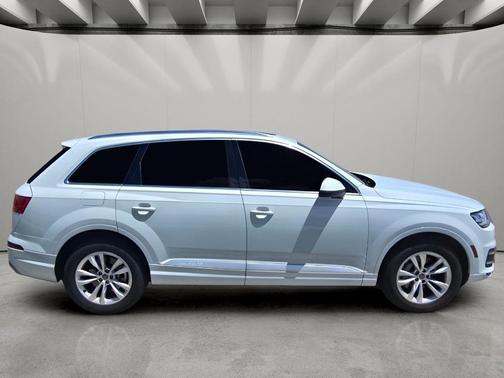Glacier White Metallic 2019 Audi Q7 55 Premium