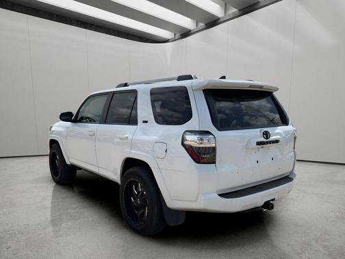 Ice Cap 2023 Toyota 4Runner SR5