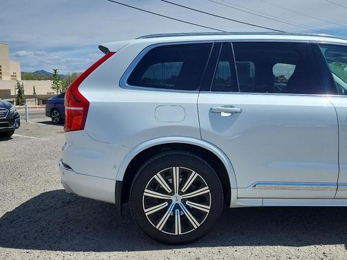 Crystal White Pearl Metallic 2019 Volvo XC90 T6 Inscription