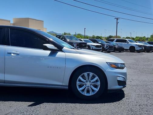 Silver Ice Metallic 2020 Chevrolet Malibu FWD LT