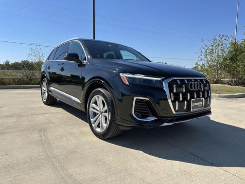 2025 Audi Q7 55 Premium Plus
